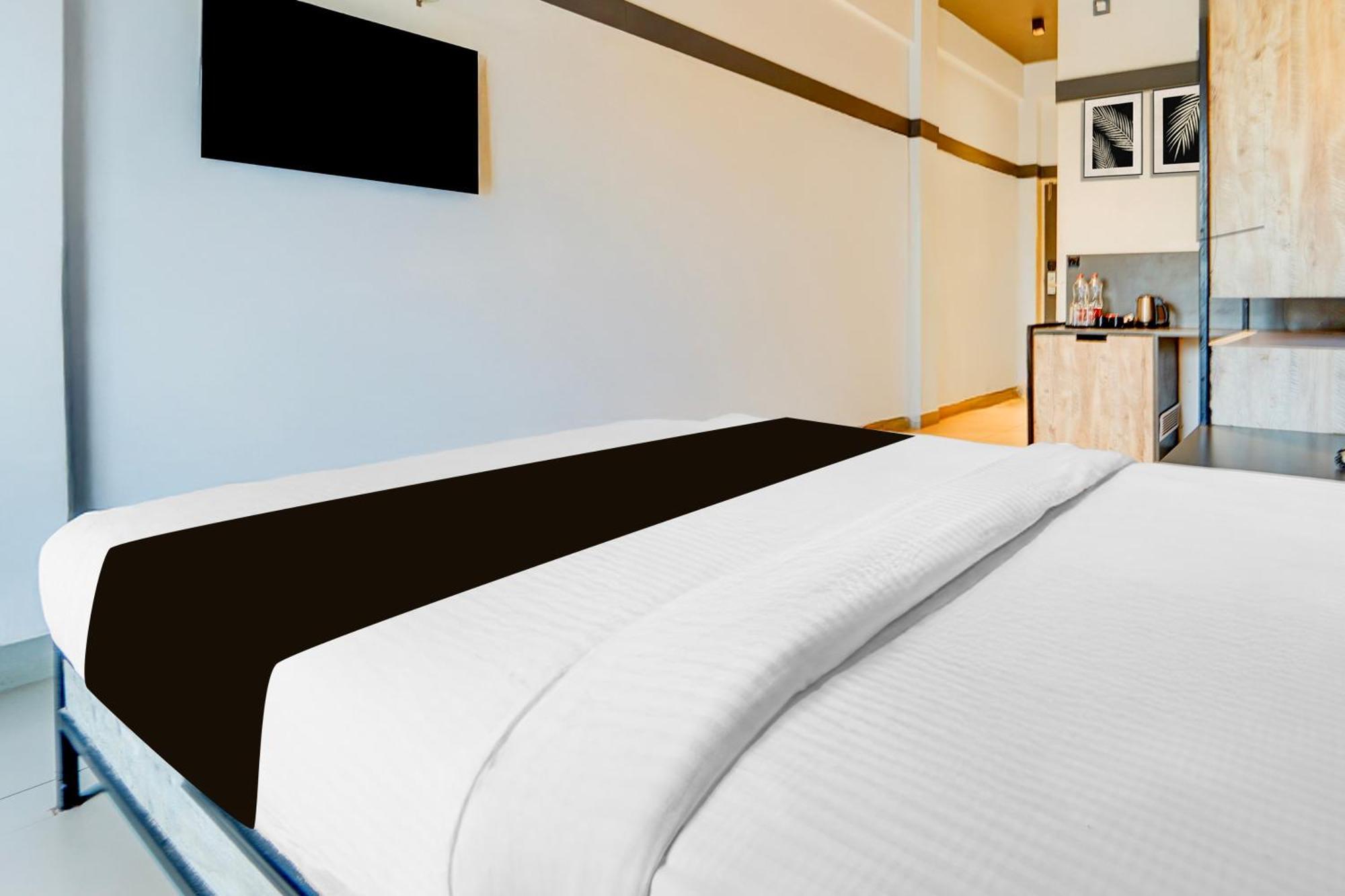 Super Townhouse Oak Mangalore