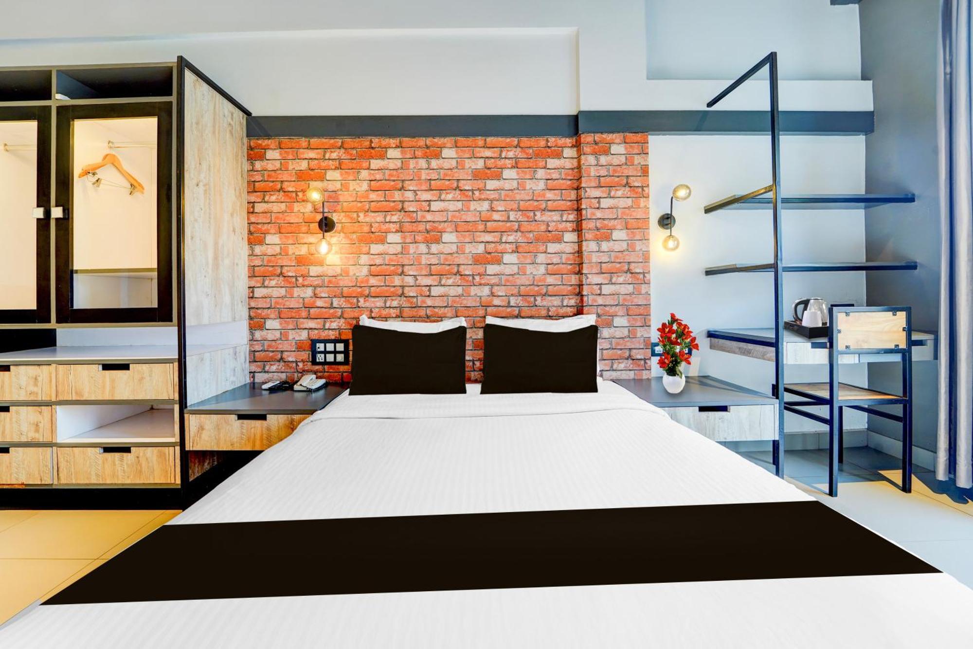 Super Townhouse Oak Hotel 3*
