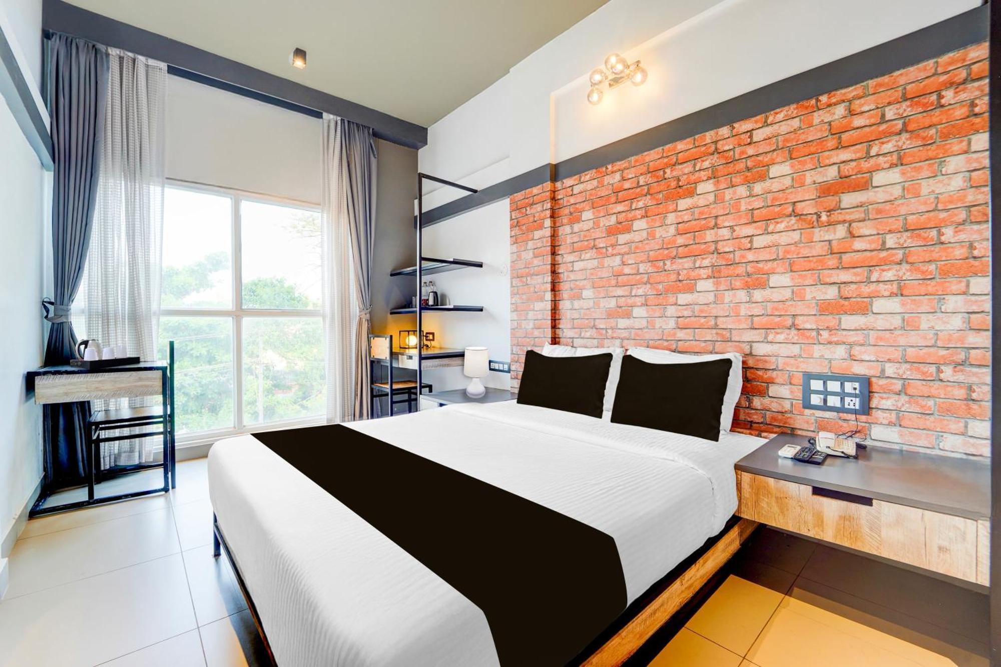 Super Townhouse Oak