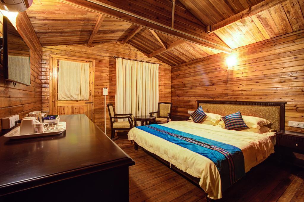 Resort River Roost