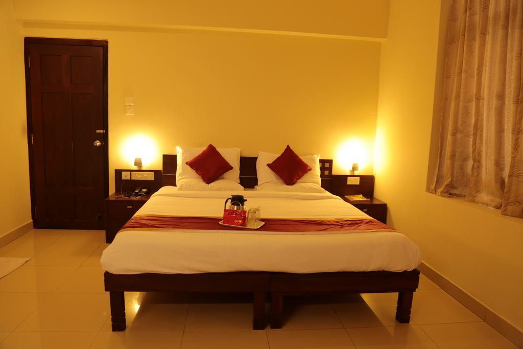 Hotel Oyo Father Mullers Road
