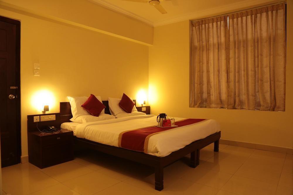 Hotel Oyo Father Mullers Road Mangalore