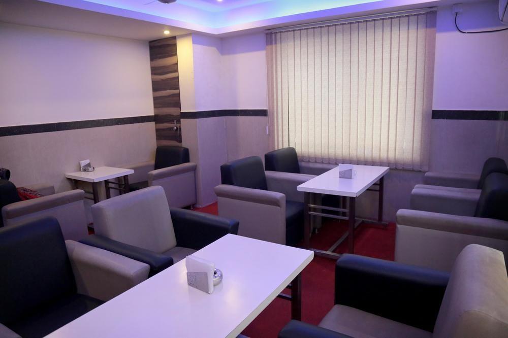 Hotel Oyo Father Mullers Road 3*