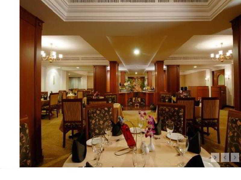 Vivanta Oldport Road - Formerly Known As Taj Manjarun Hotel