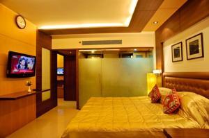 Goldfinch 4*