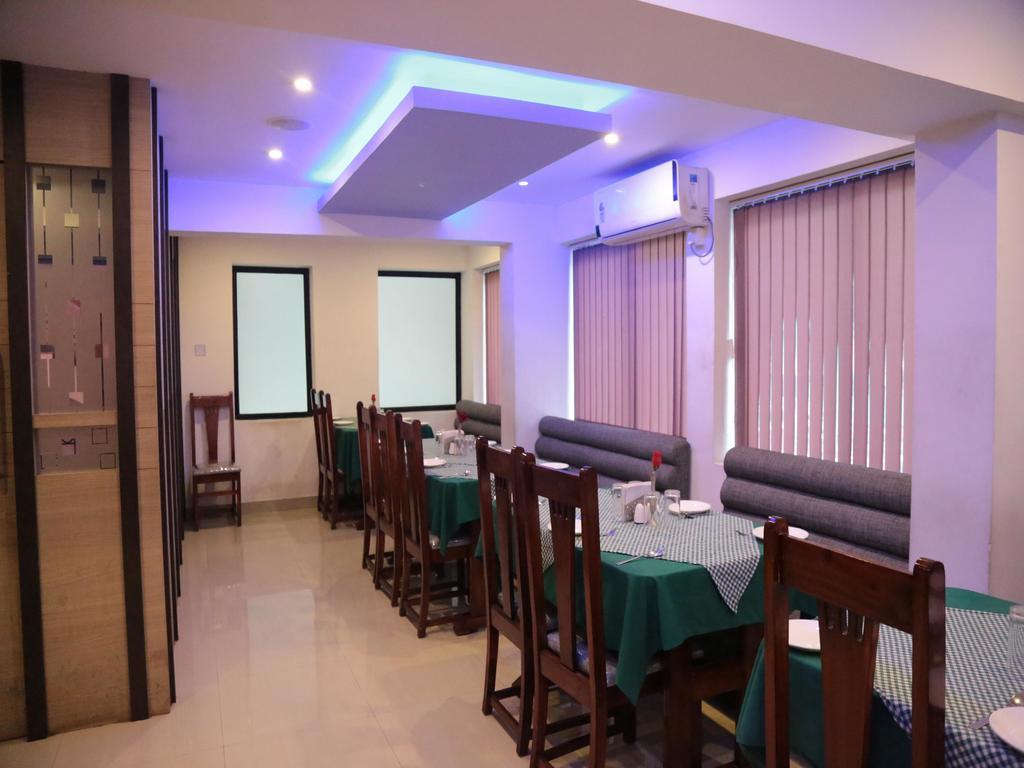 Oyo Father Mullers Road Hotel 3*