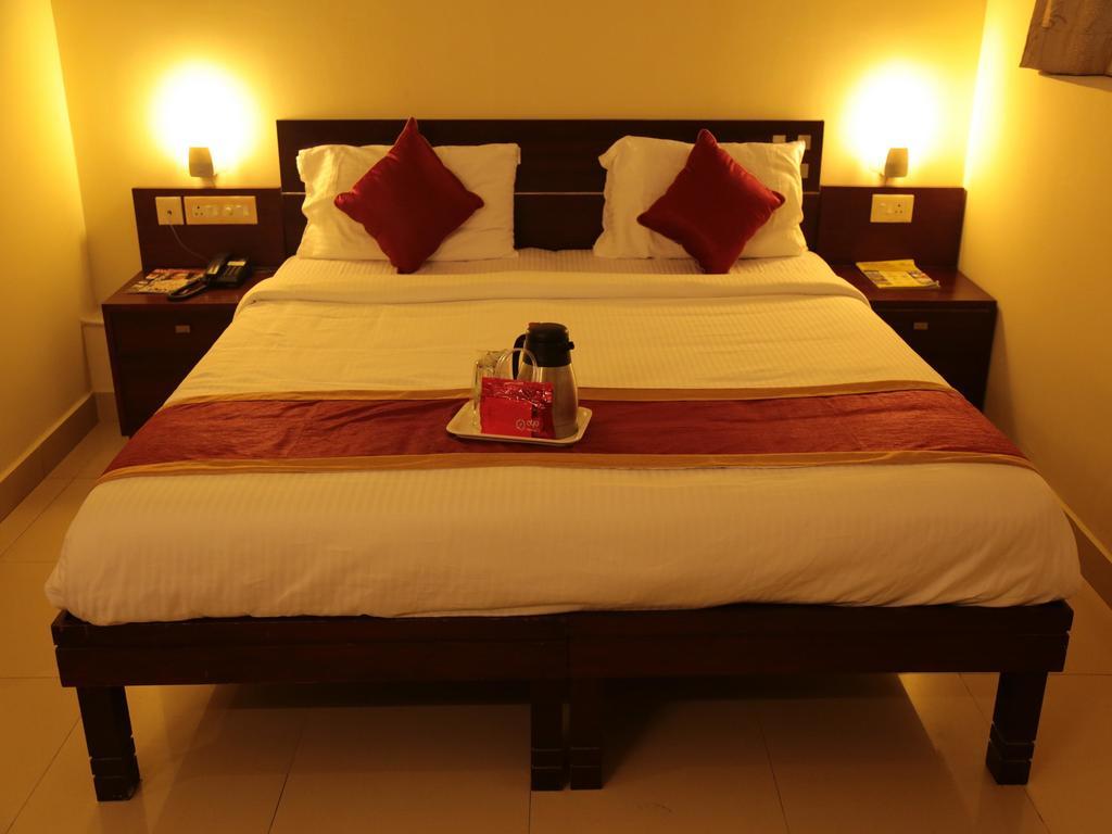 Hotel Oyo Father Mullers Road Mangalore