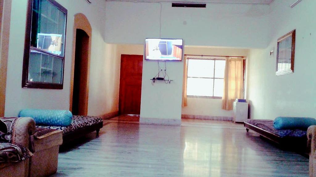 Nisarga Nirvana River House *