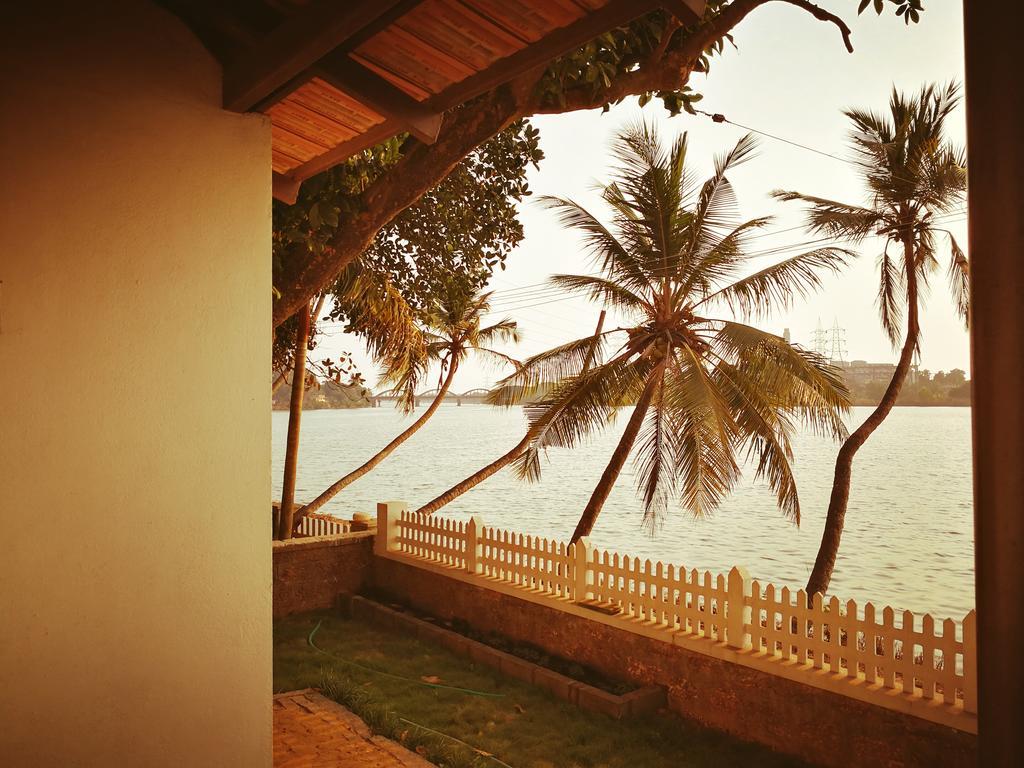Nisarga Nirvana River House *