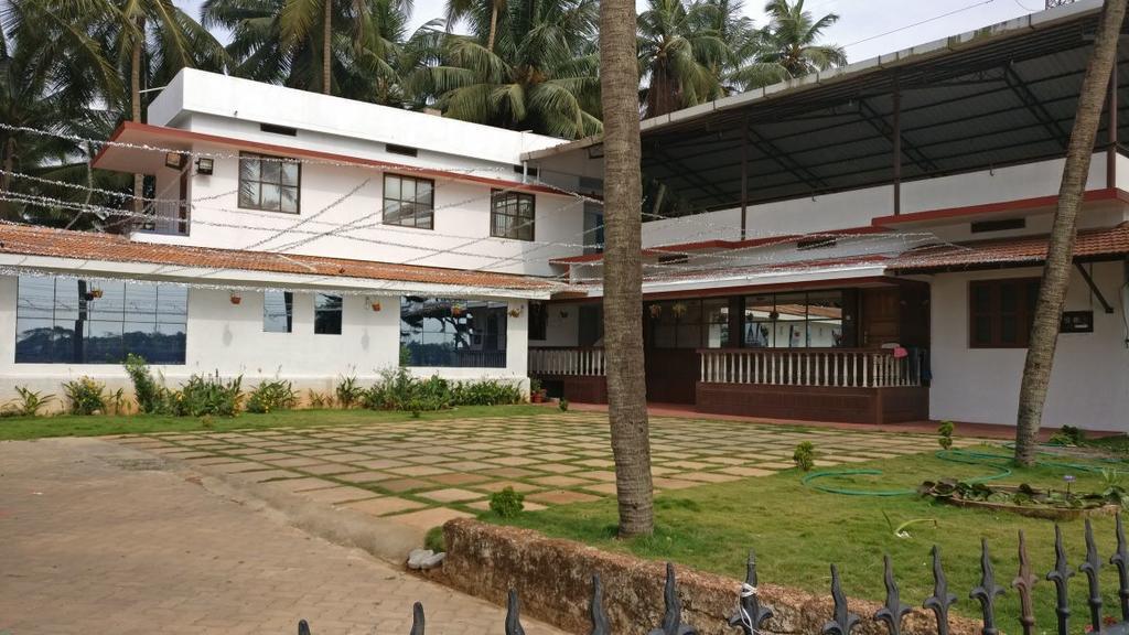 Nisarga Nirvana River House *