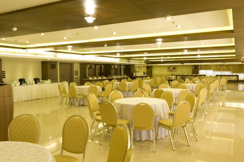 Hotel The Ocean Pearl Mangalore