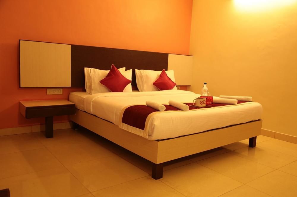 Roopa Hotel 3*