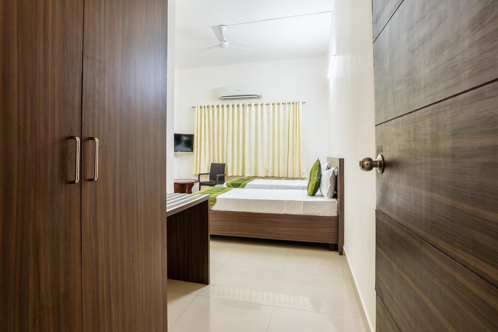 Treebo Pappilon Palace - Pvs Circle Mangalore