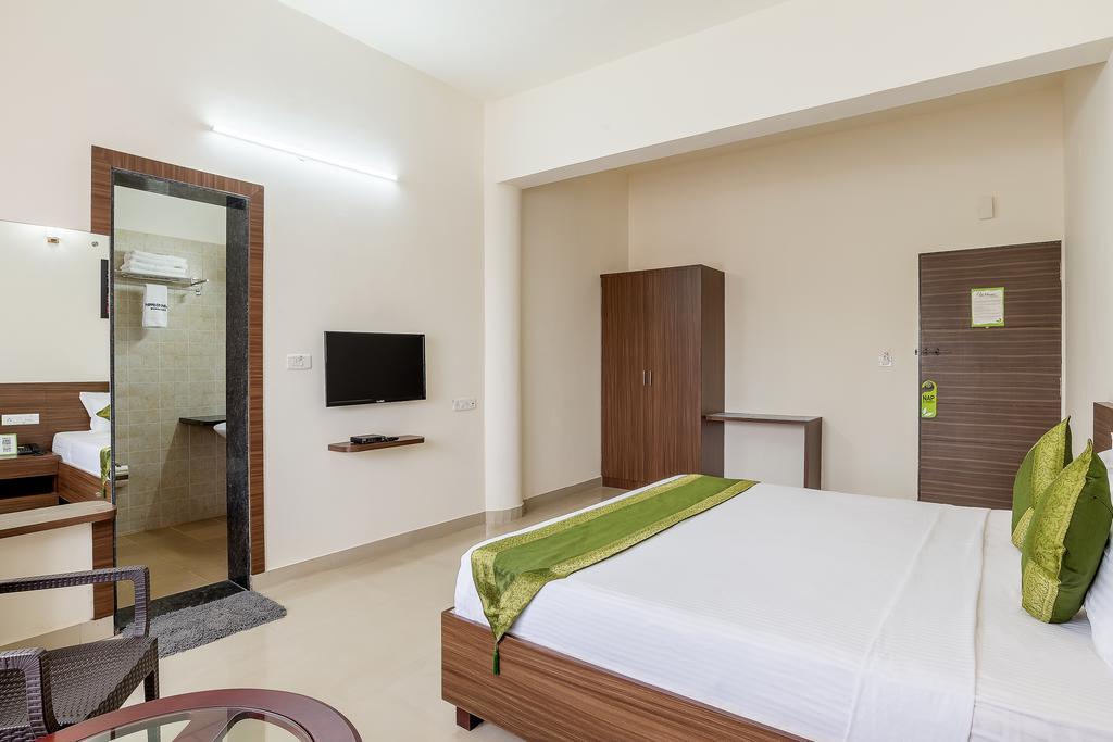 Hotel Treebo Pappilon Palace - Pvs Circle Mangalore