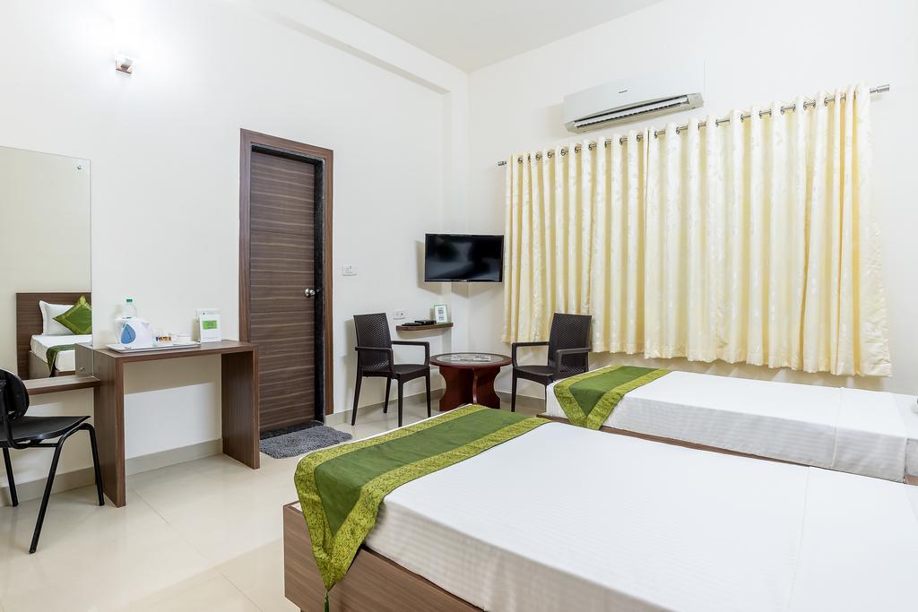 Treebo Pappilon Palace - Pvs Circle Hotel 3*
