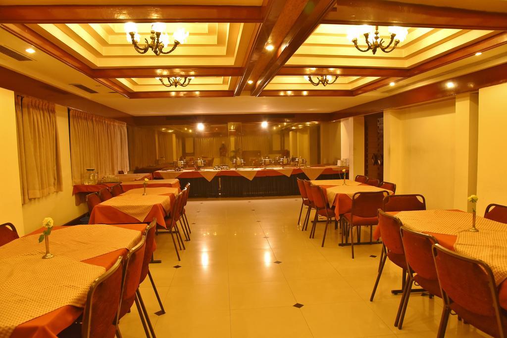Hotel Poonja International 3*