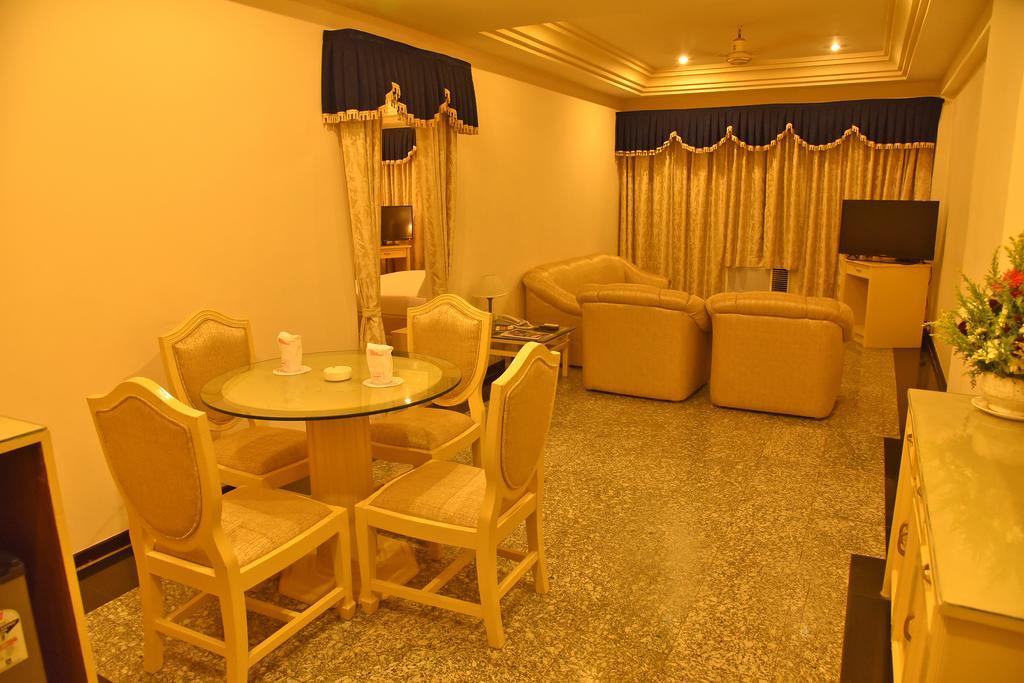 Poonja International 3*