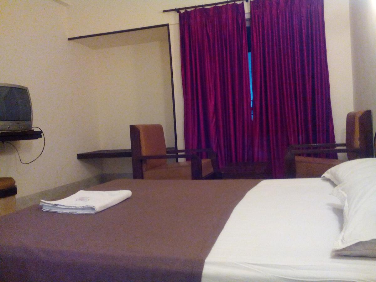 Navaratna Palace Hotel