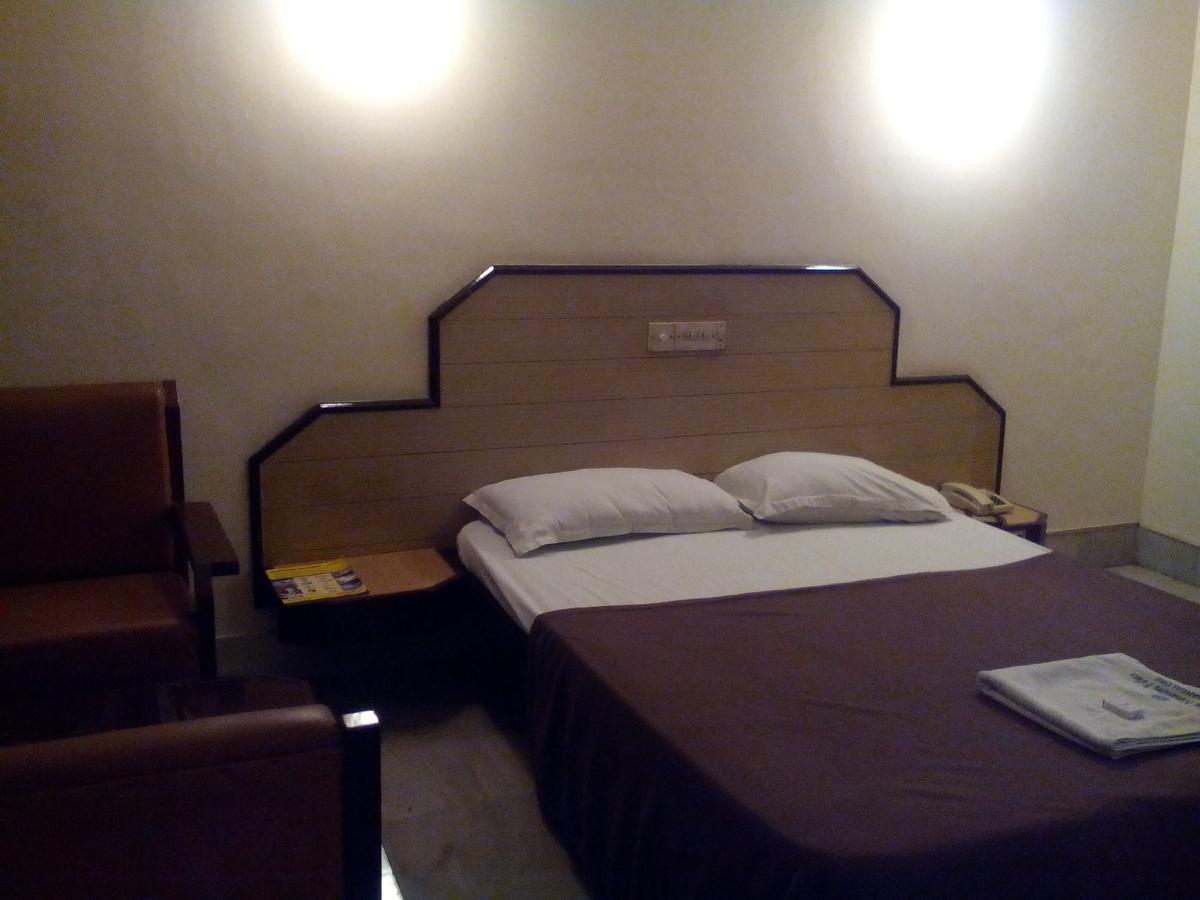Hotel Navaratna Palace Mangalore