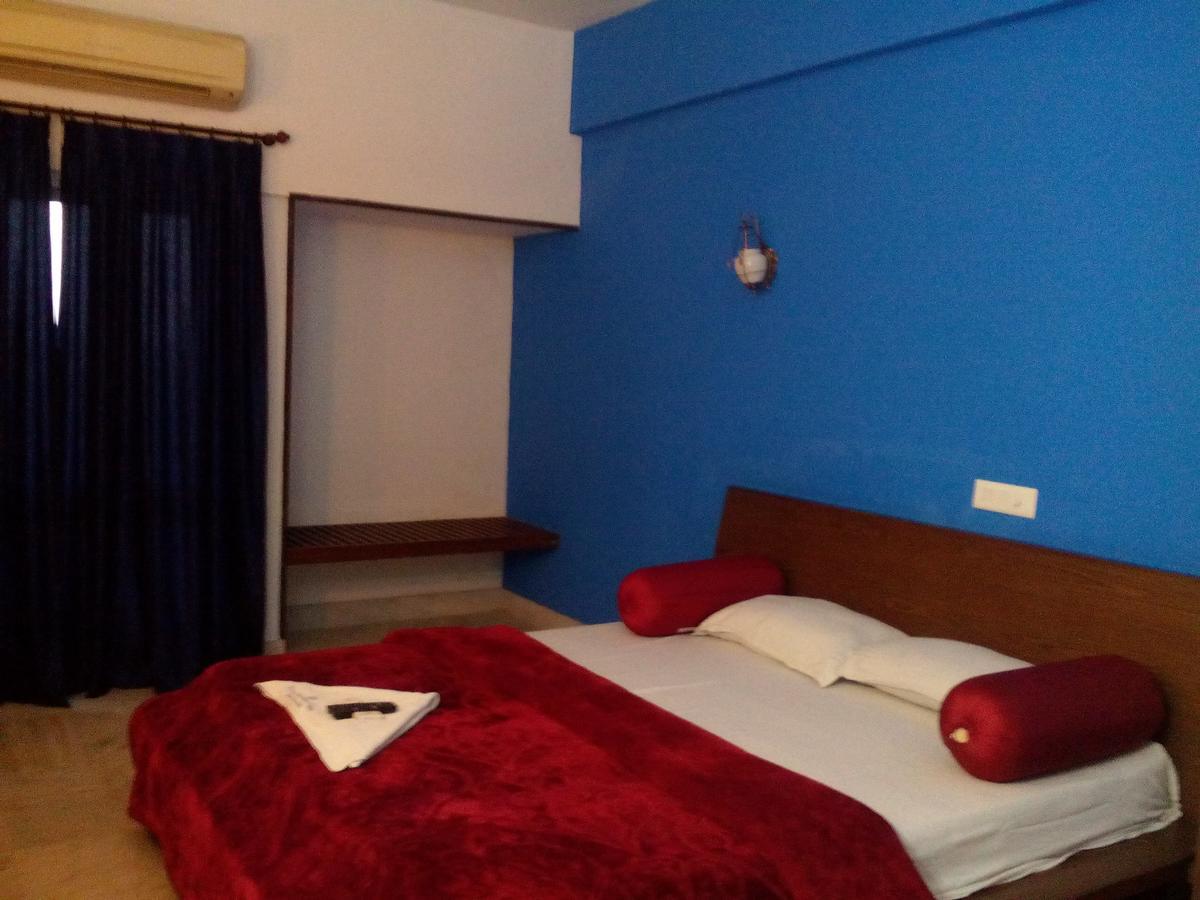 Hotel Navaratna Palace