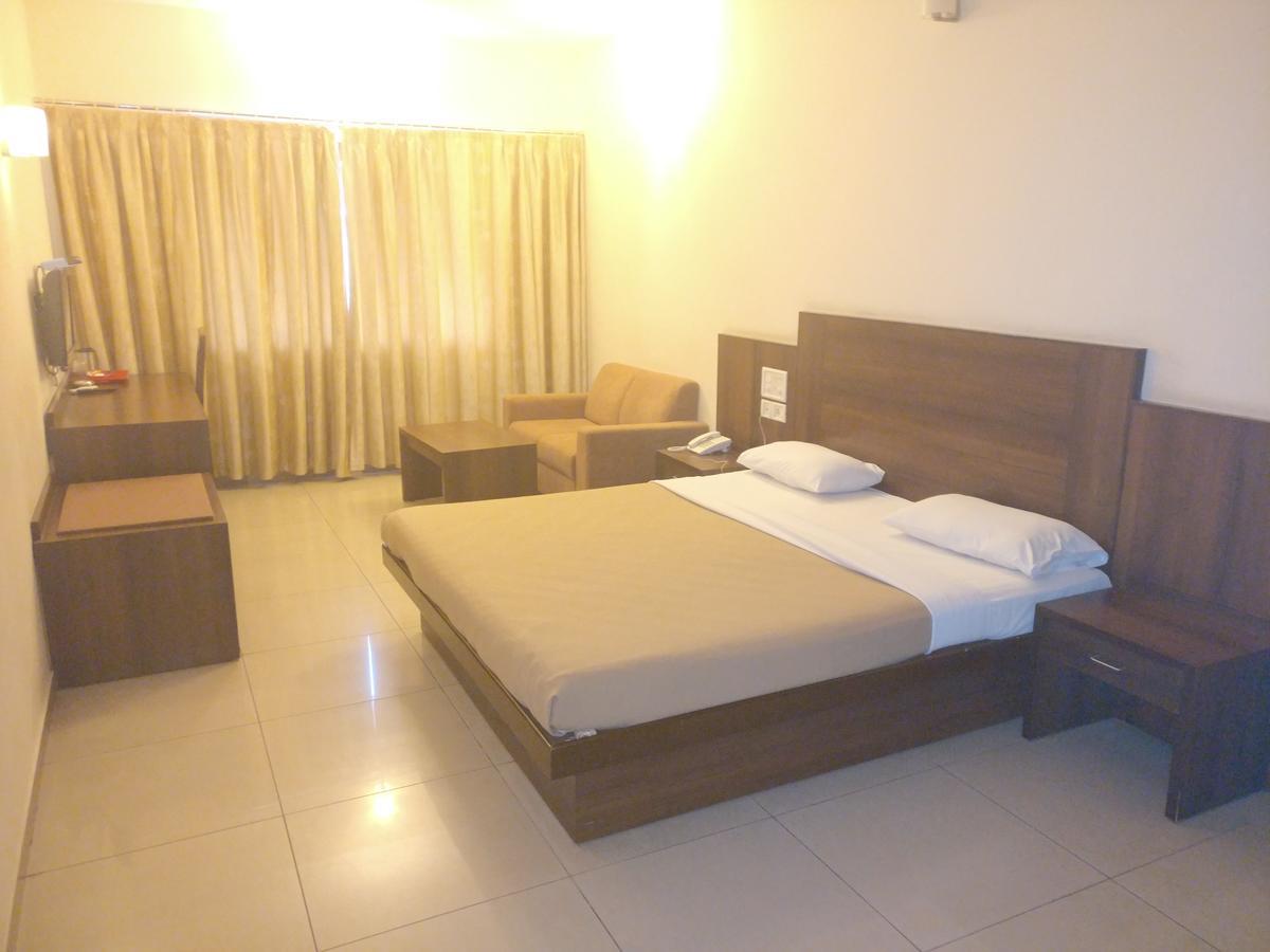 Hotel Suman Residency *
