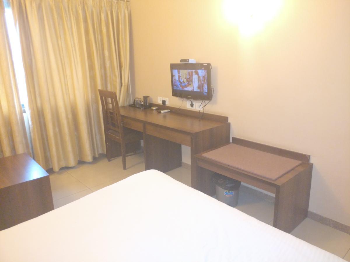 Suman Residency Hotel *