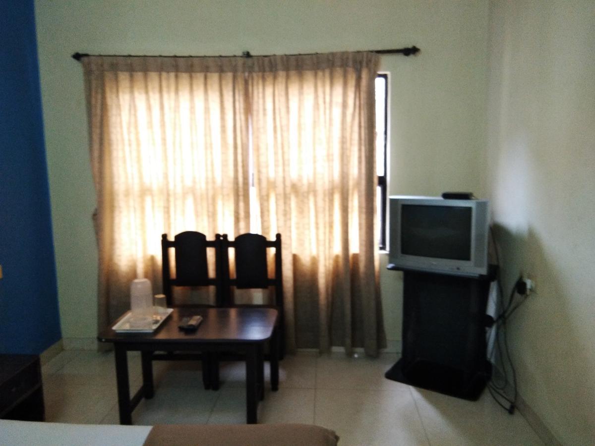 Vedanta Hotel *