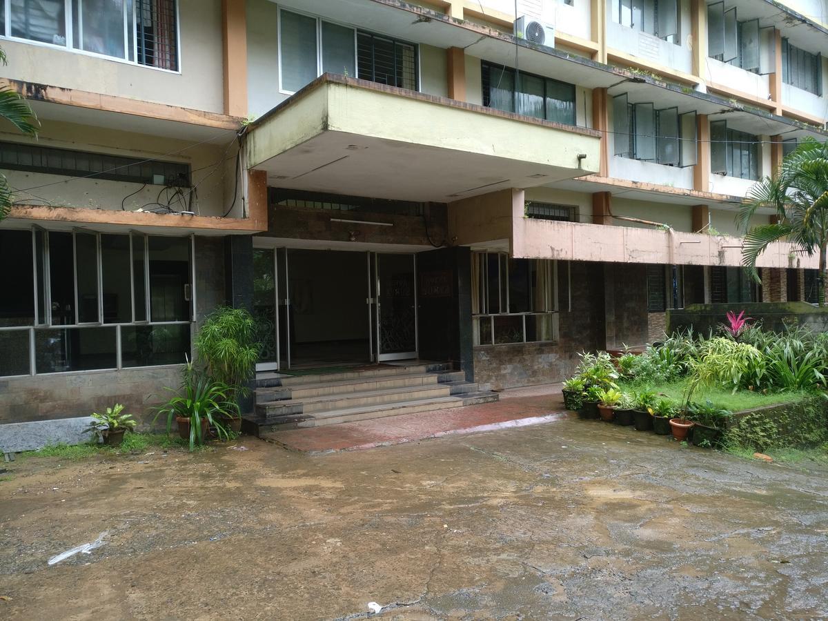 Surya Hotel *