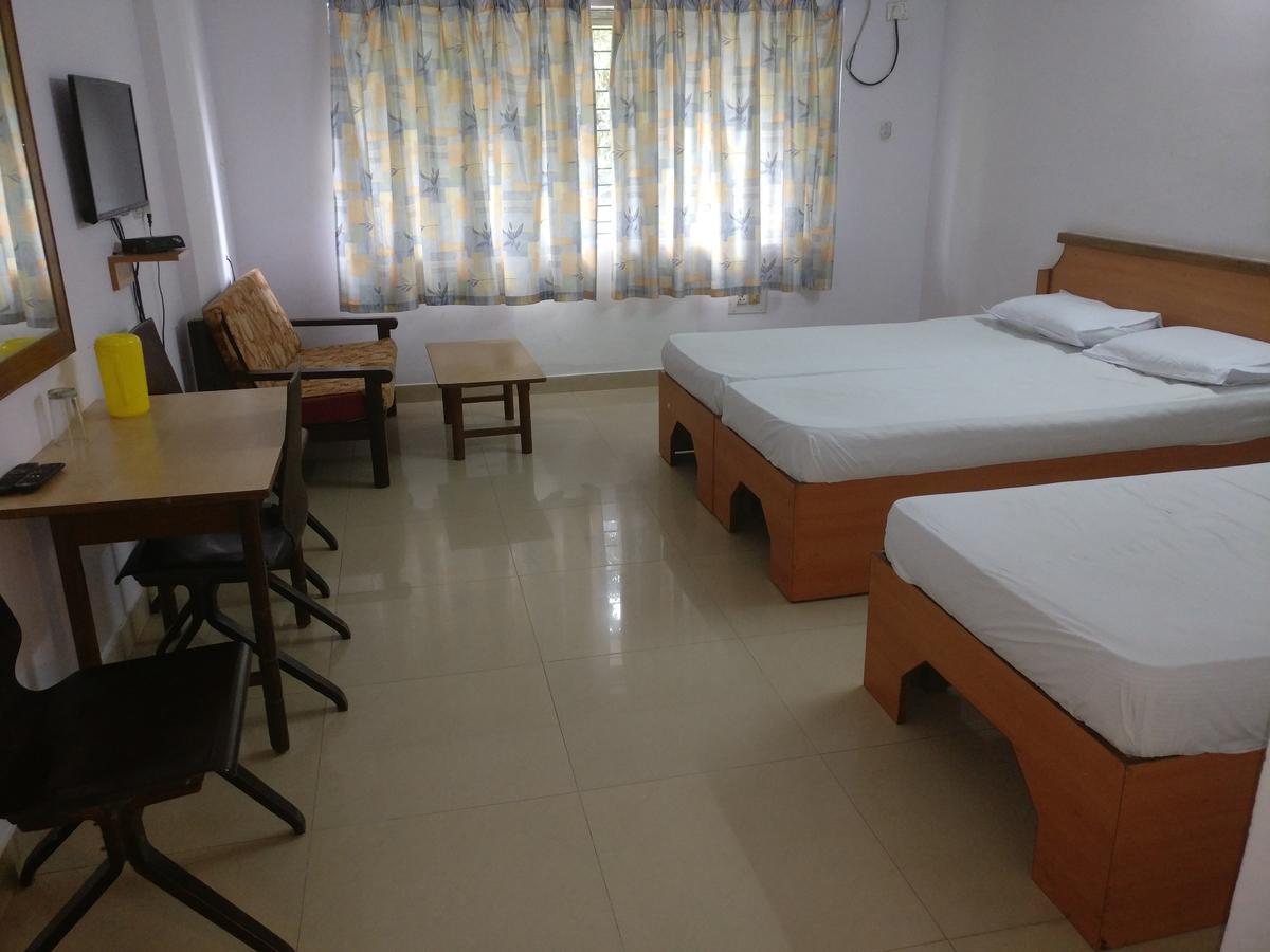 Surya Hotel *