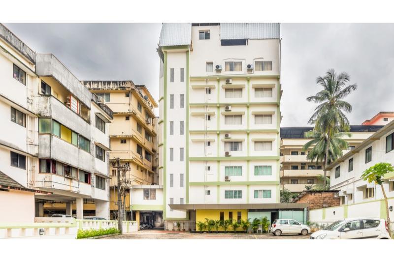 Treebo Comforts Inn, Road Deralakatte