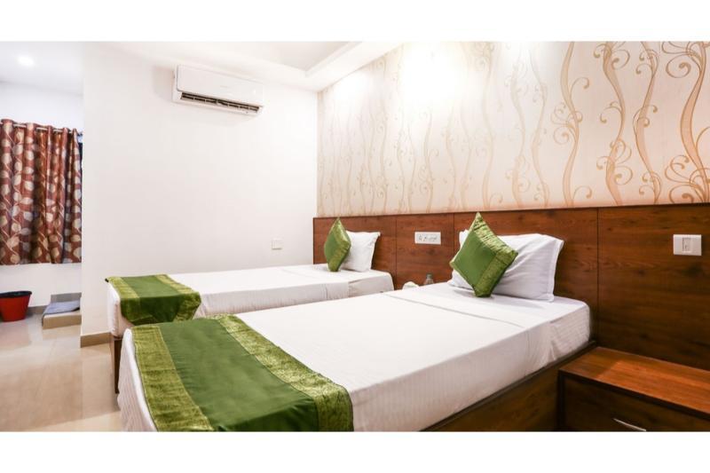 Hotel Treebo Pappilon Palace - Pvs Circle 3*