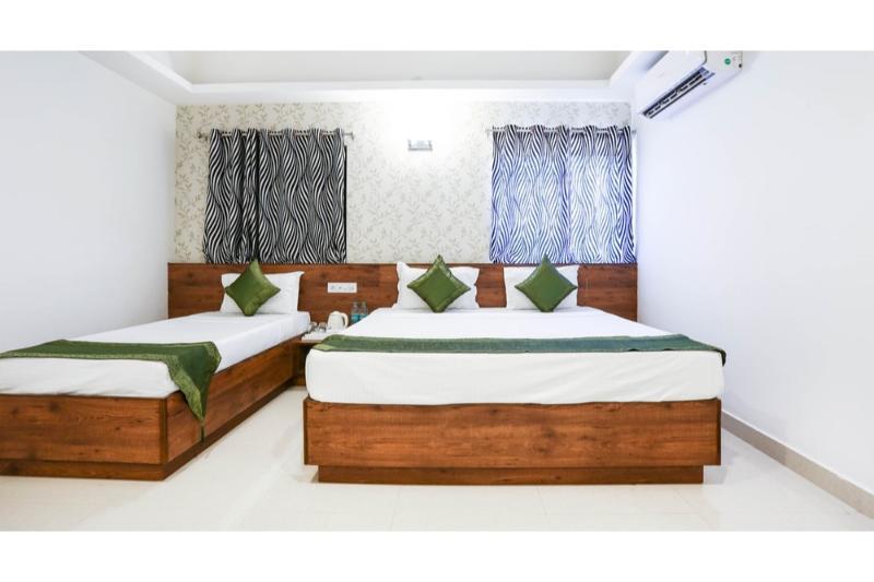 Hotel Treebo Pappilon Palace - Pvs Circle 3*