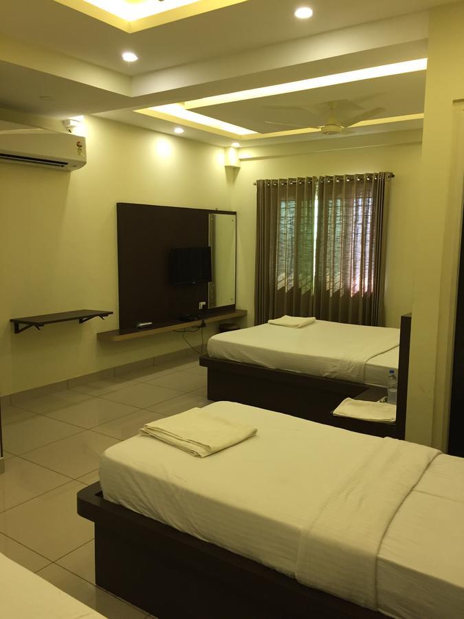 Bombay Residency--bombay Lucky Restaurant * Mangalore