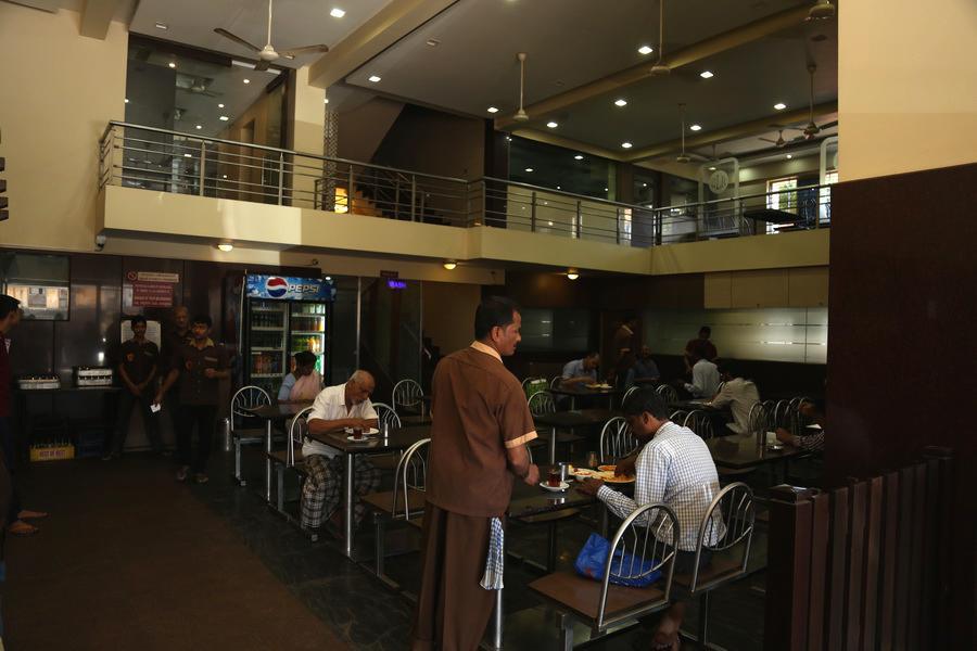 Lodge Bombay Residency--bombay Lucky Restaurant *