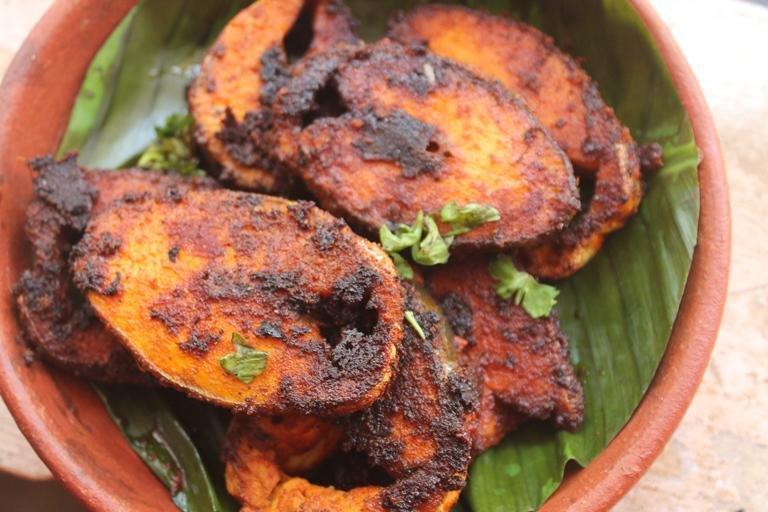 Lodge Bombay Residency--bombay Lucky Restaurant *