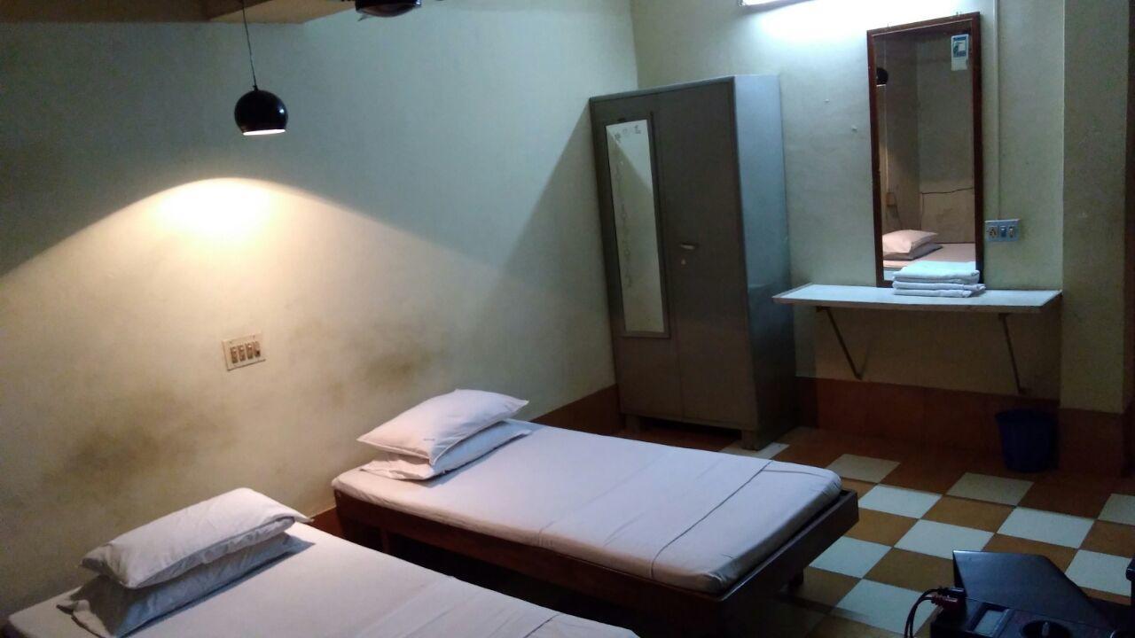Hotel Srinivas 3*