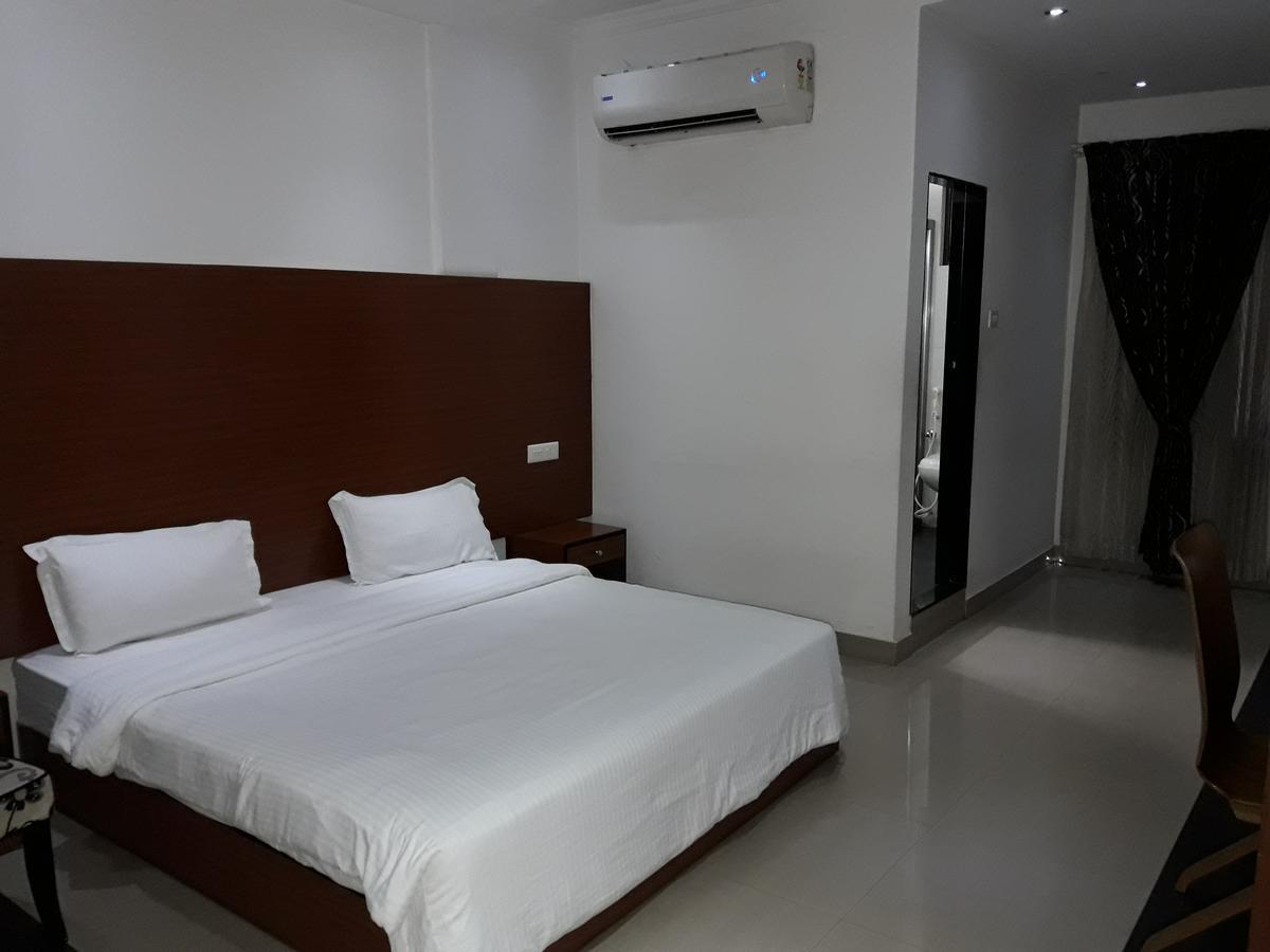 Hotel Mayur Residency *