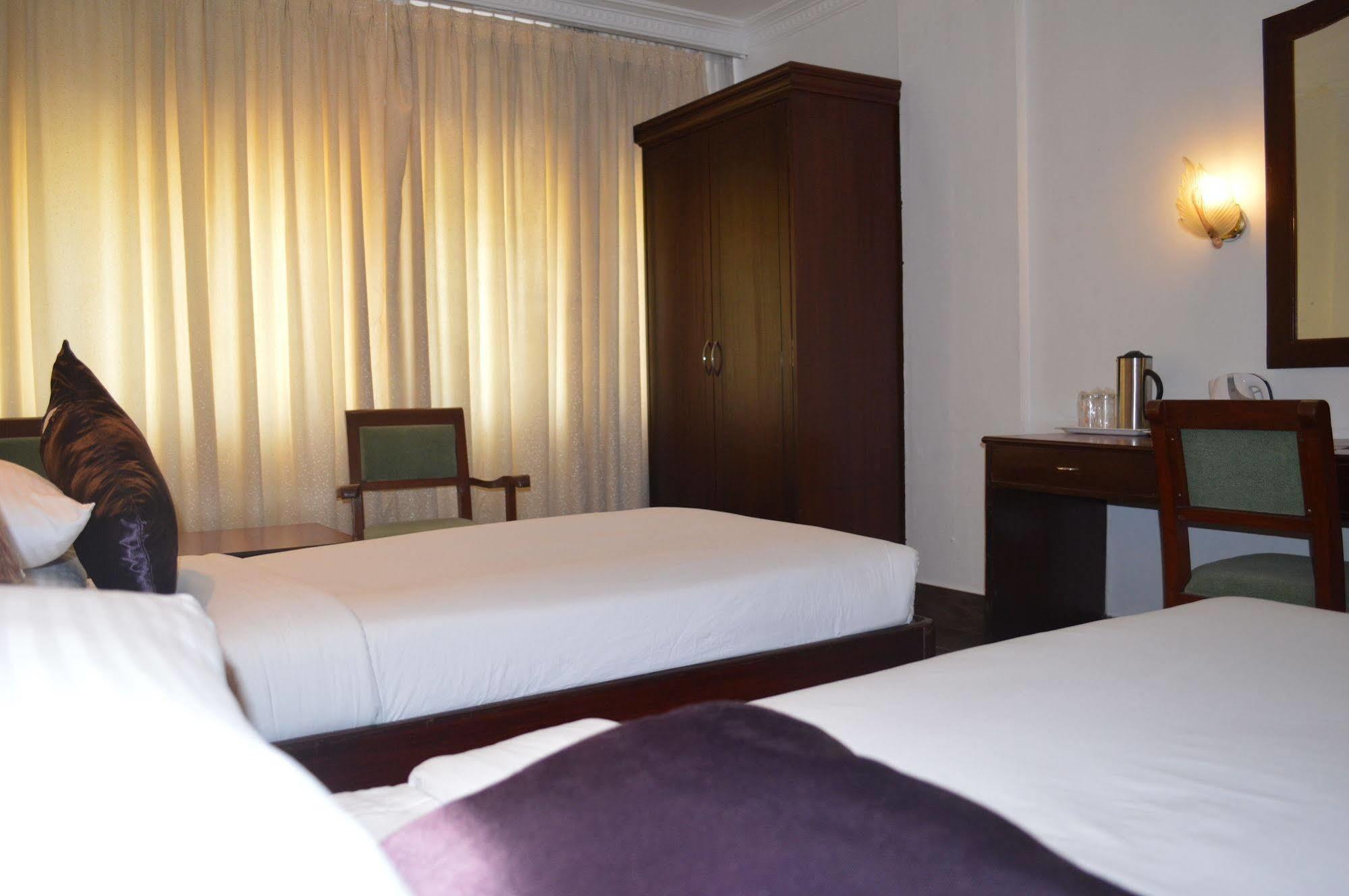 Moti Mahal Hotel 4*