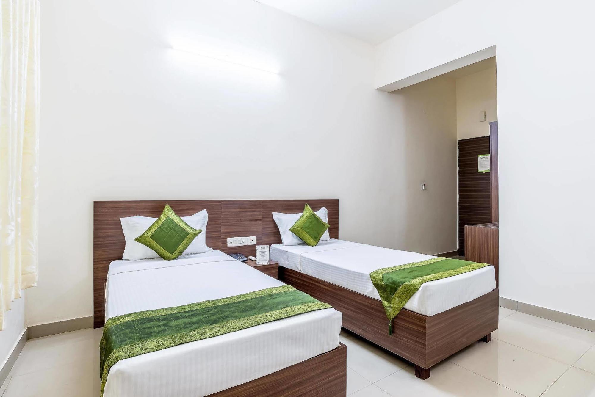 Hotel Treebo Pappilon Palace - Pvs Circle Mangalore