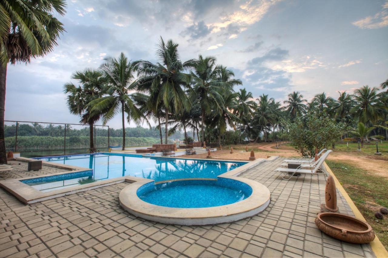 Resort River Roost