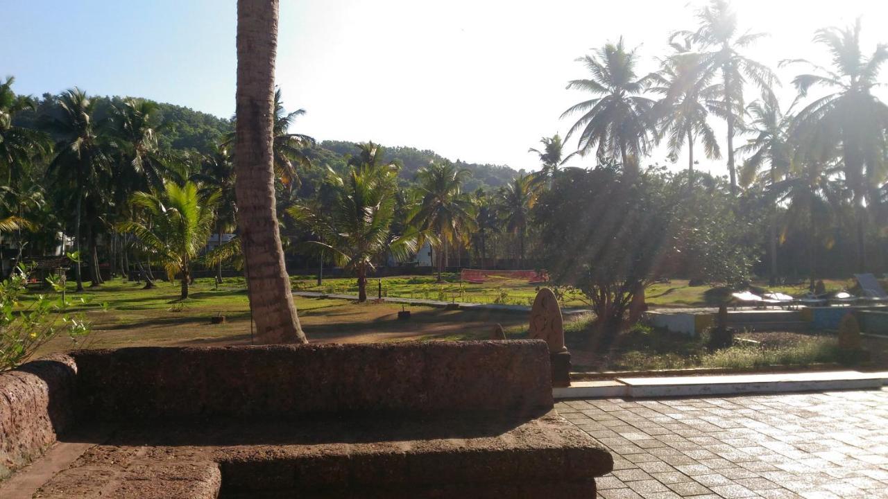 Resort River Roost 3*