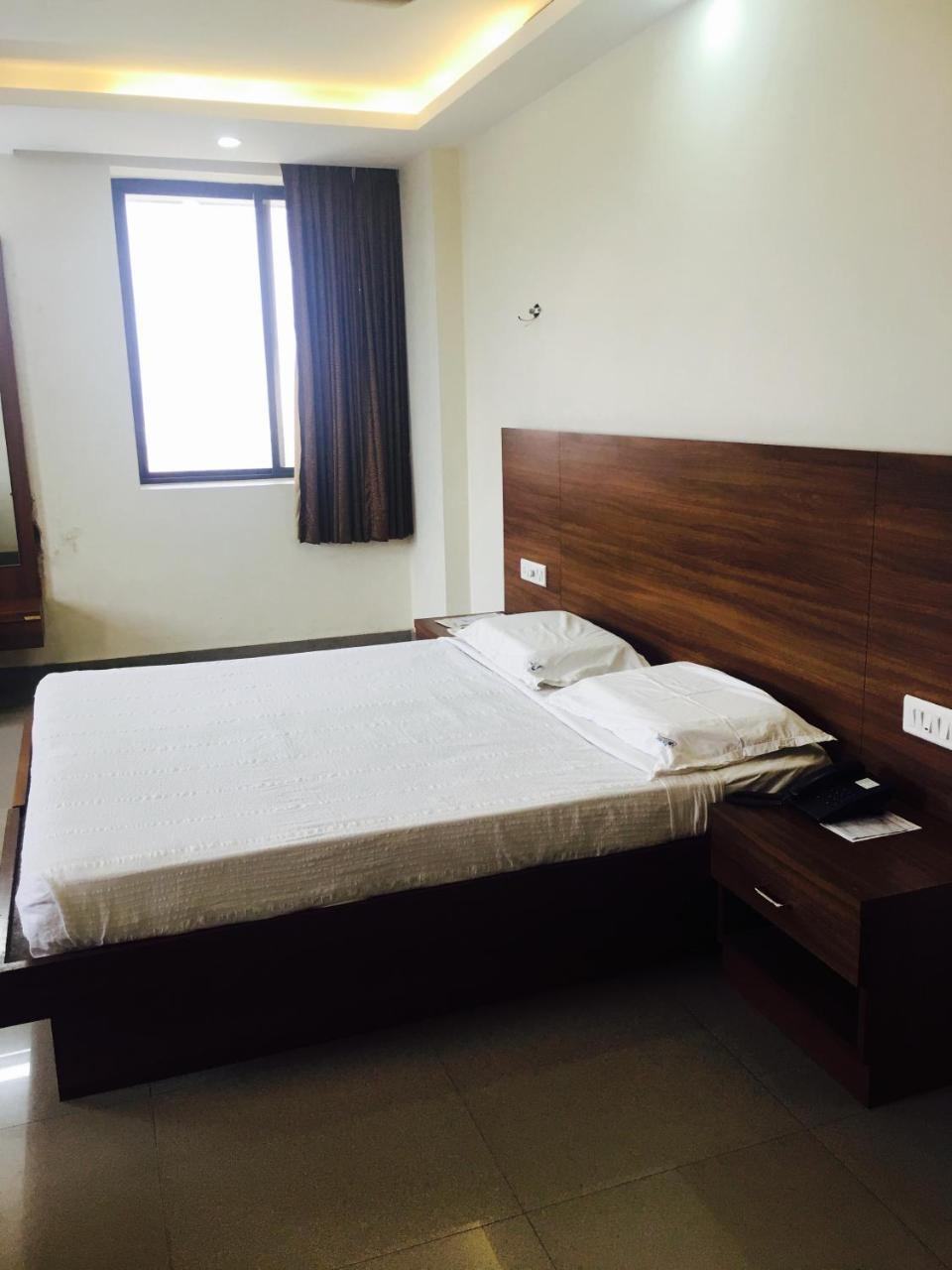 Abhiman Residency Hotel 2*