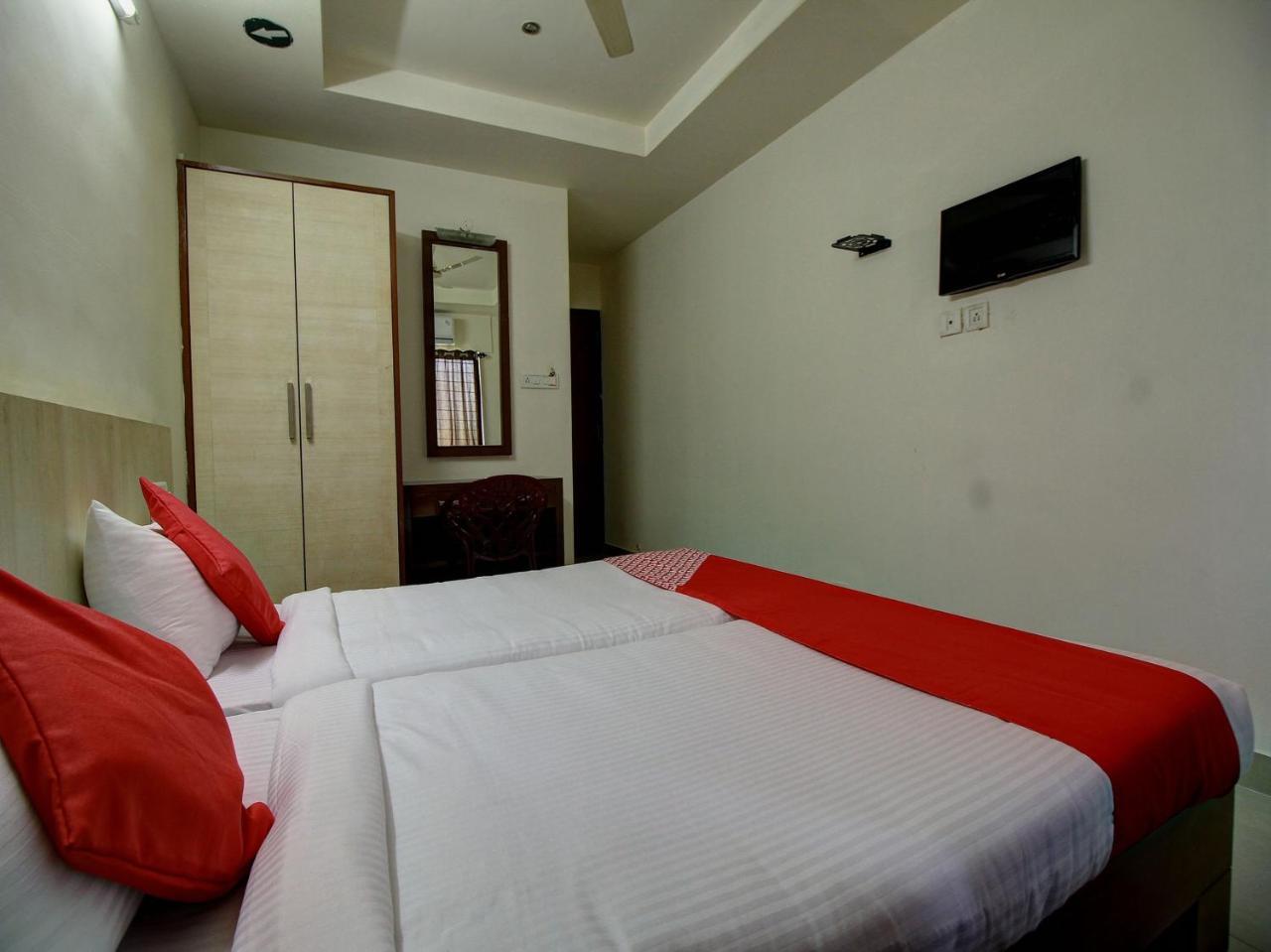 Oyo 16662 Taj Residency 3*