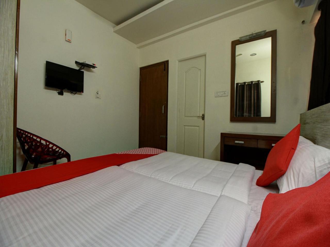 Hotel Oyo 16662 Taj Residency 3*