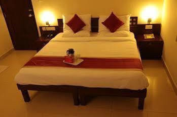Hotel Oyo Father Mullers Road 3*