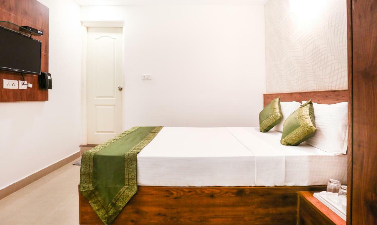 Treebo Comforts Inn, Road Deralakatte 3*
