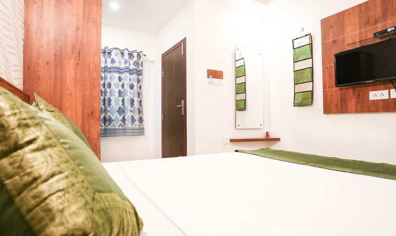 Hotel Treebo Comforts Inn, Road Deralakatte