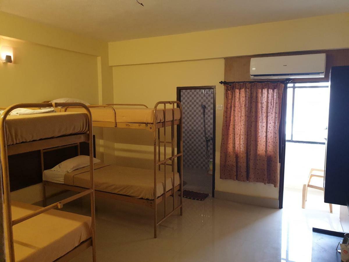 Hotel Roopa 3*