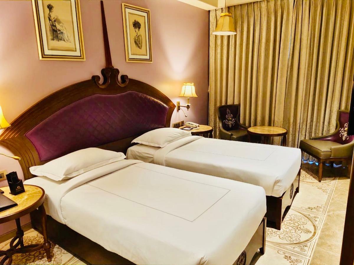 Sai Palace , Hotel
