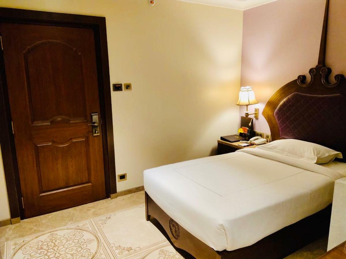 Sai Palace , Hotel 3*